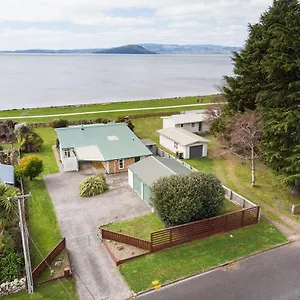 Daydream House, Sunrise, Sunset Views Across Rotorua